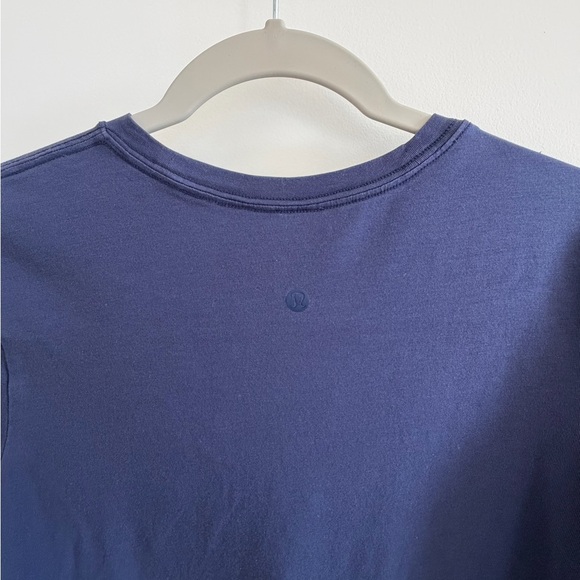Lululemon Navy Blue T-Shirt - Picture 1 of 4
